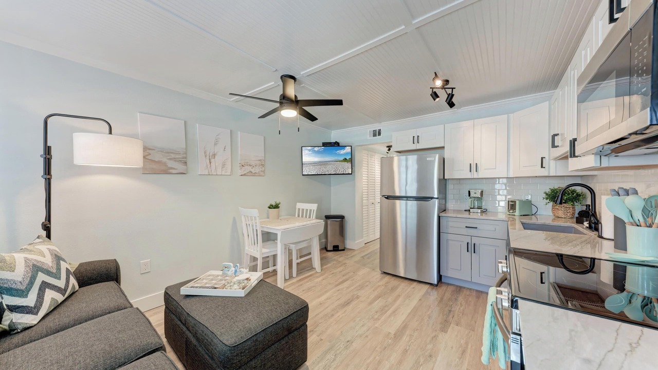 Photo of Livingroom in Bradenton Beach