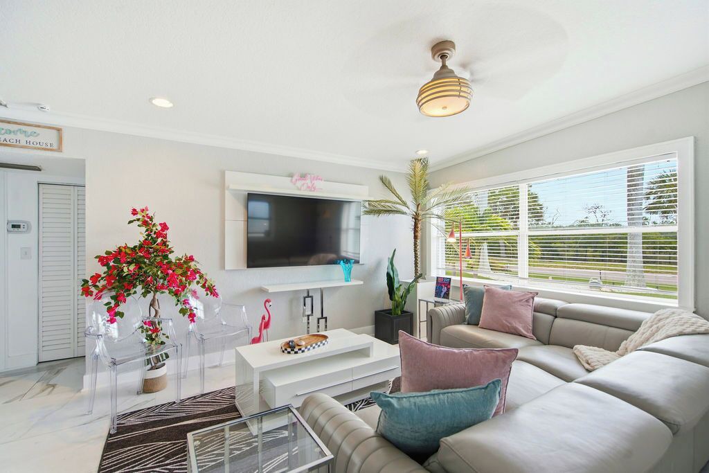 Photo of Livingroom in Indian Rocks Beach