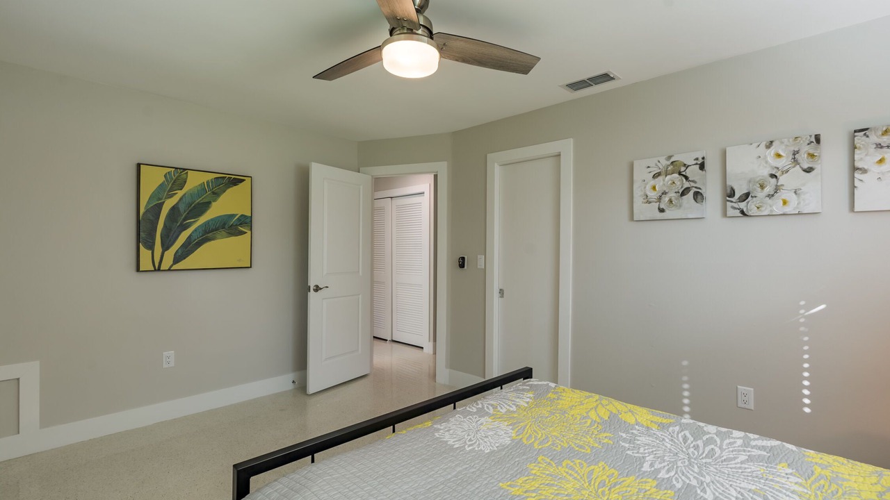 Photo of Bedroom in Gulf Gate Estates