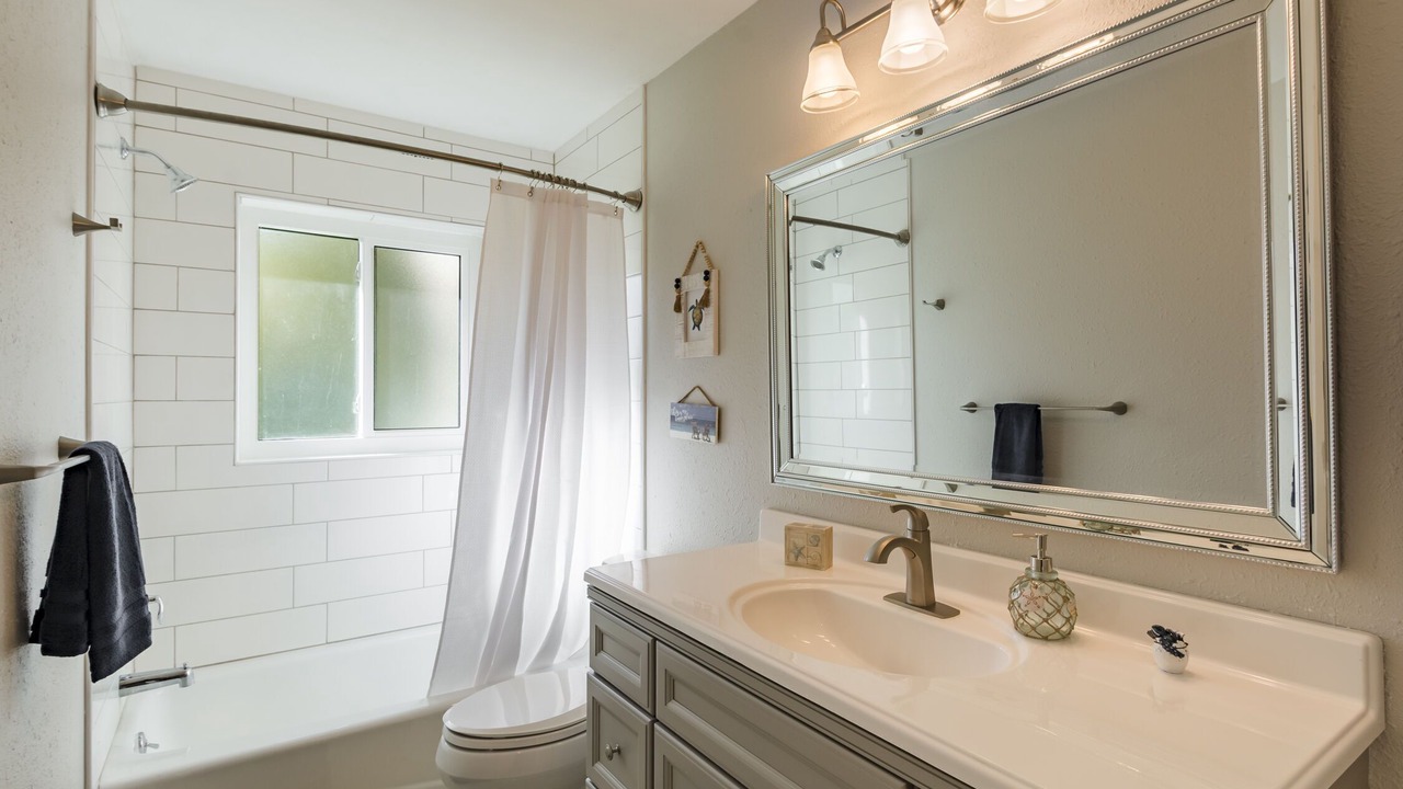Photo of Bathroom in Gulf Gate Estates