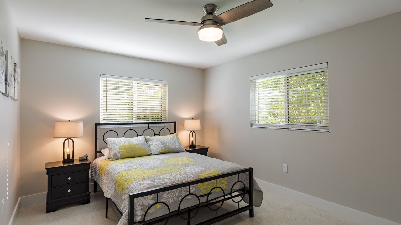 Photo of Bedroom in Gulf Gate Estates