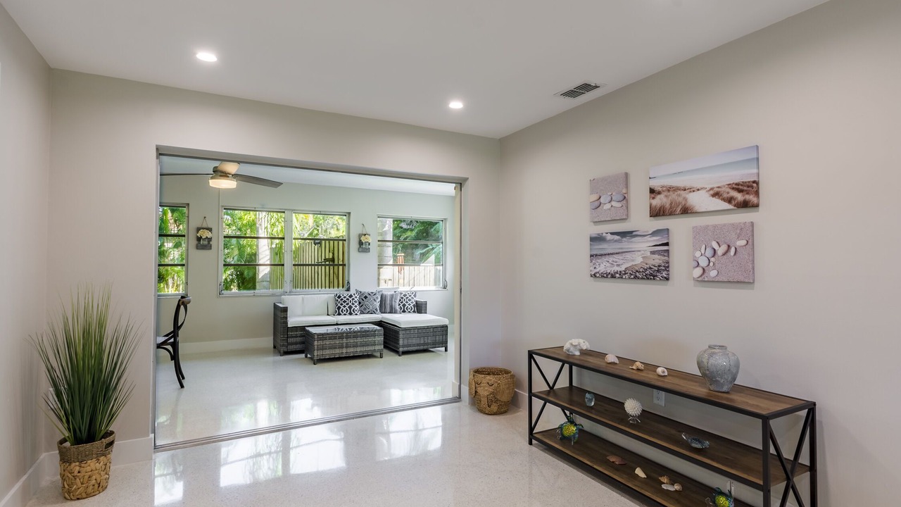 Photo of Livingroom in Gulf Gate Estates