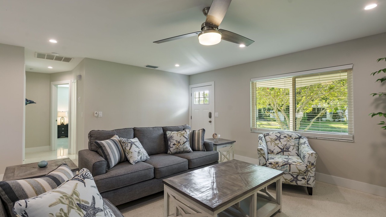 Photo of Livingroom in Gulf Gate Estates
