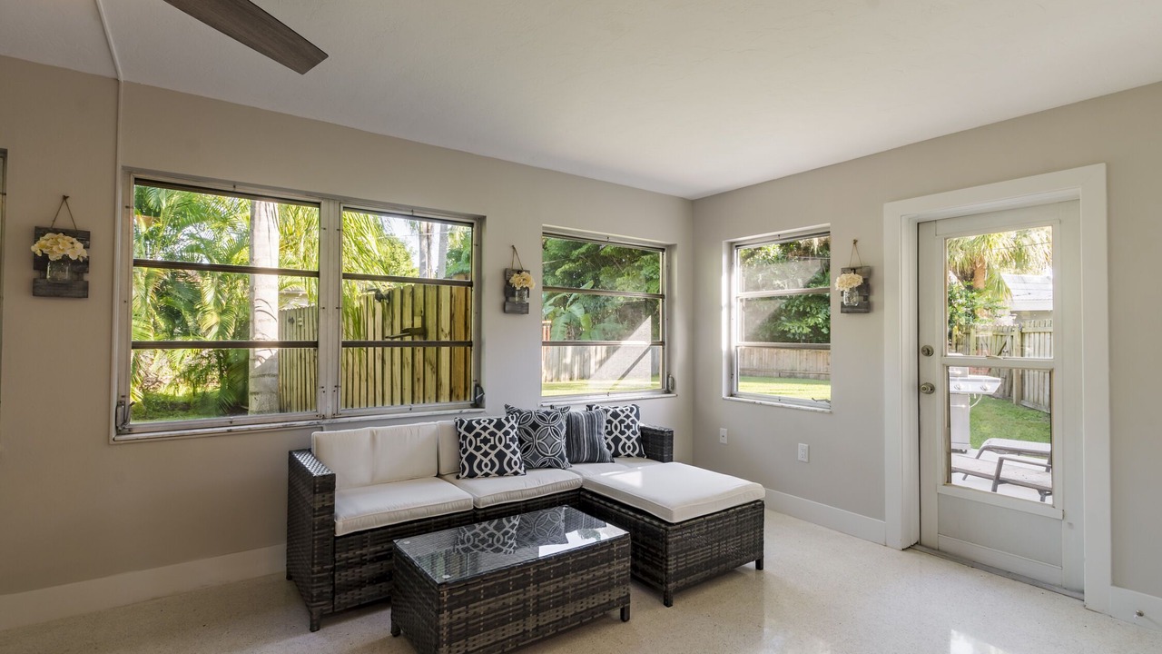 Photo of Livingroom in Gulf Gate Estates