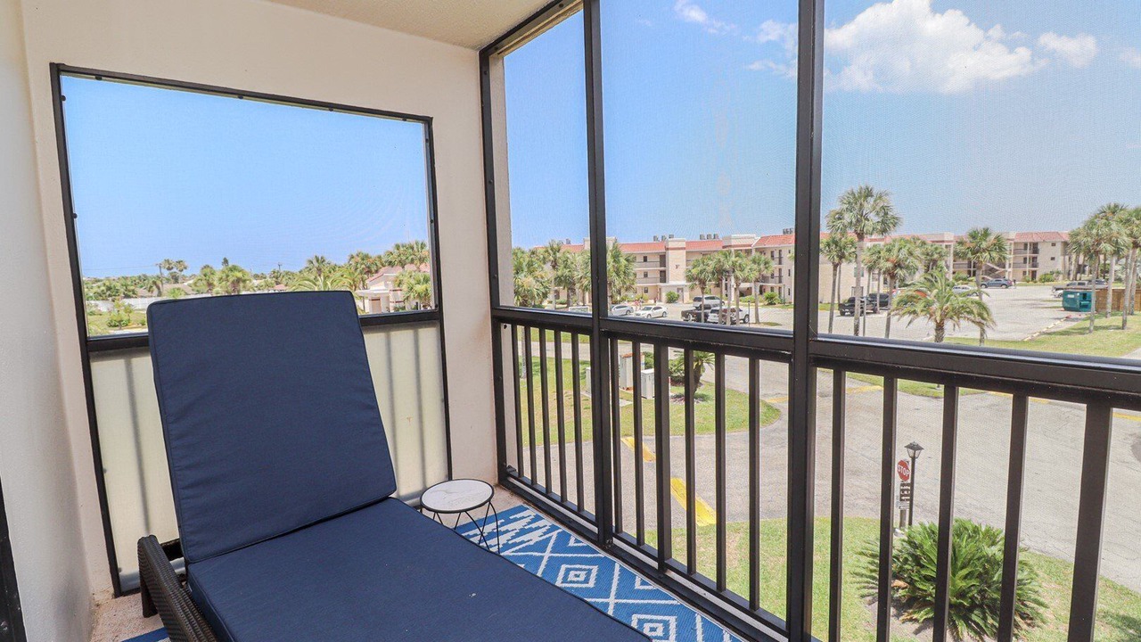 Photo of Patio Balcony in Butler Beach
