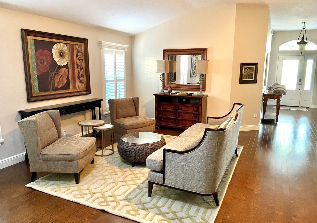 Photo of Livingroom in Virginia Trace