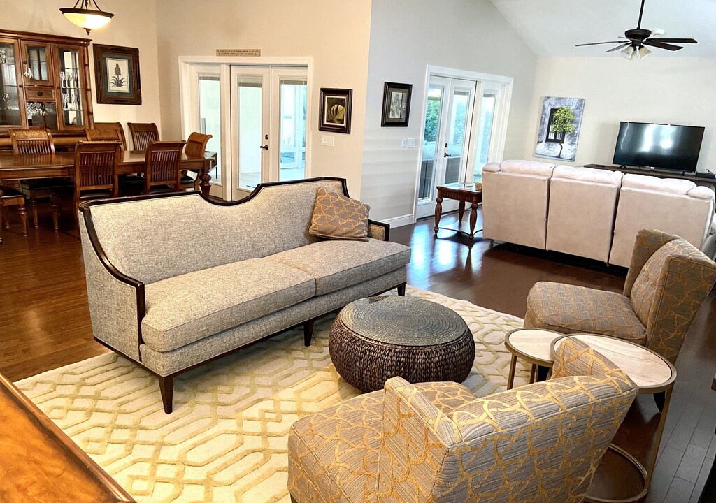 Photo of Livingroom in Virginia Trace