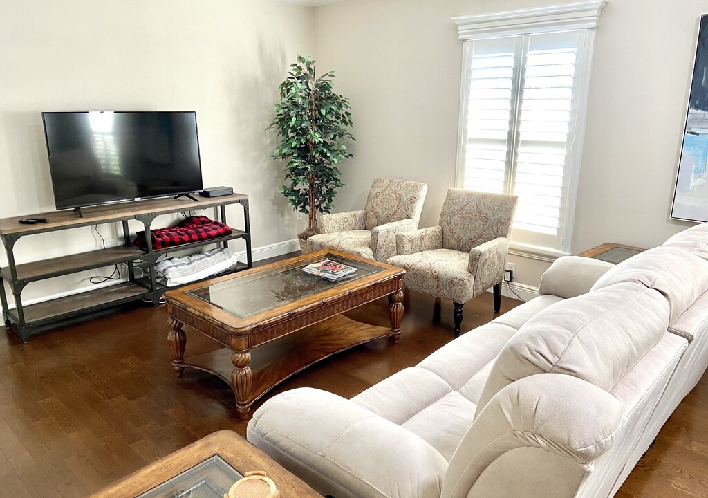 Photo of Livingroom in Virginia Trace