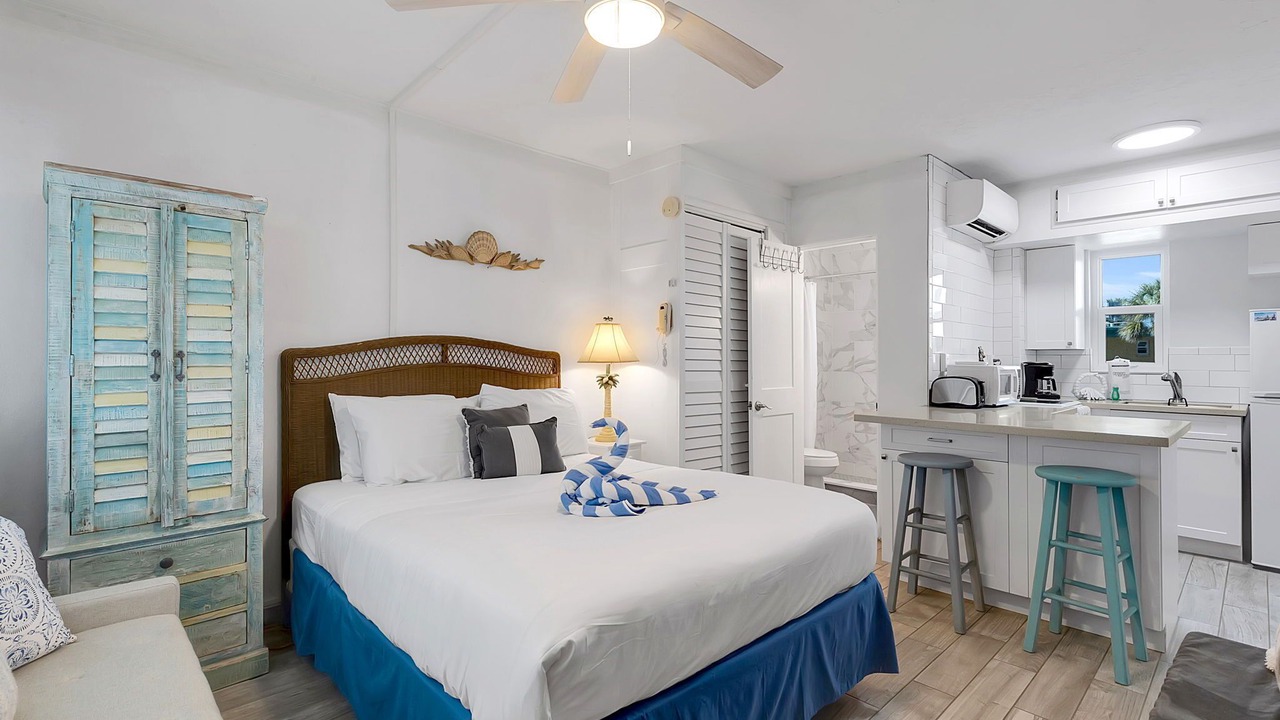 Photo of Bedroom in Capri Isle