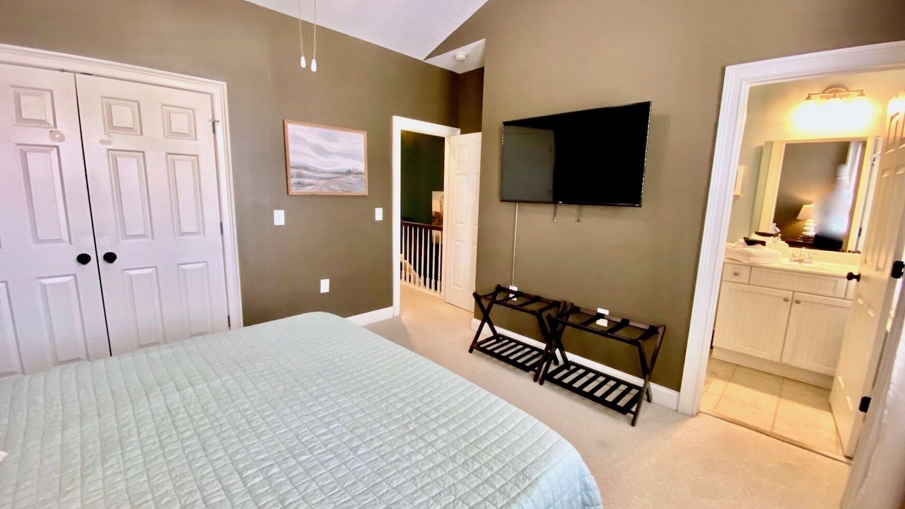 Photo of Bedroom in Greenville Downtown