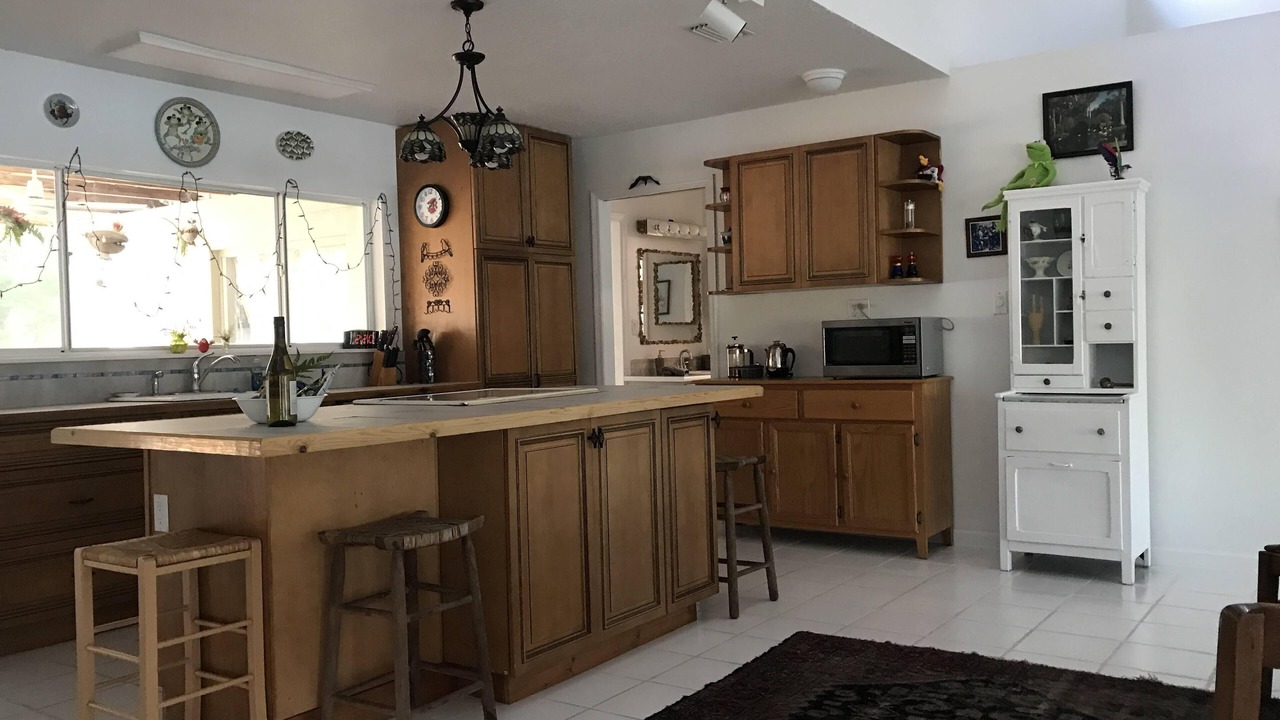 Photo of Kitchen in Putnam Hall