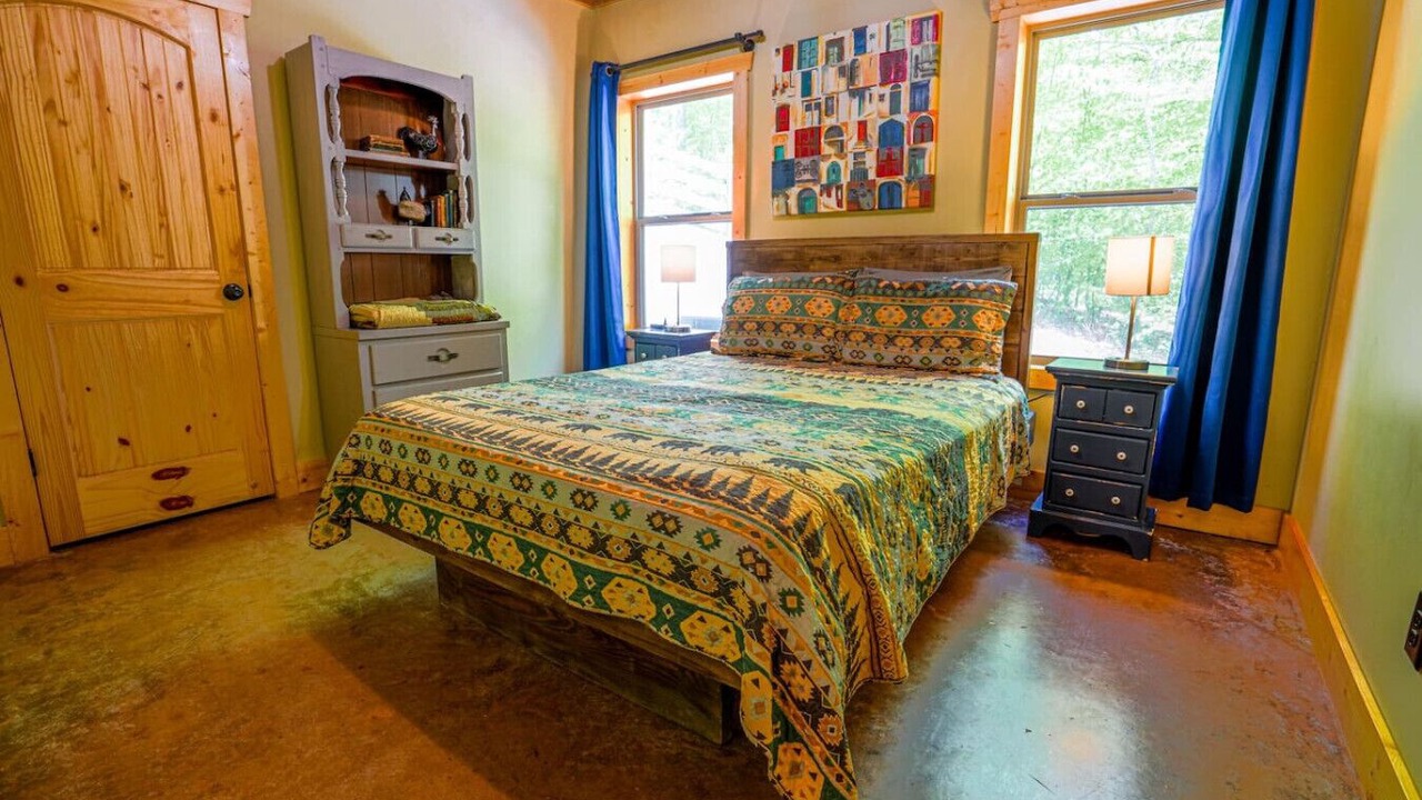 Photo of Bedroom in Dahlonega