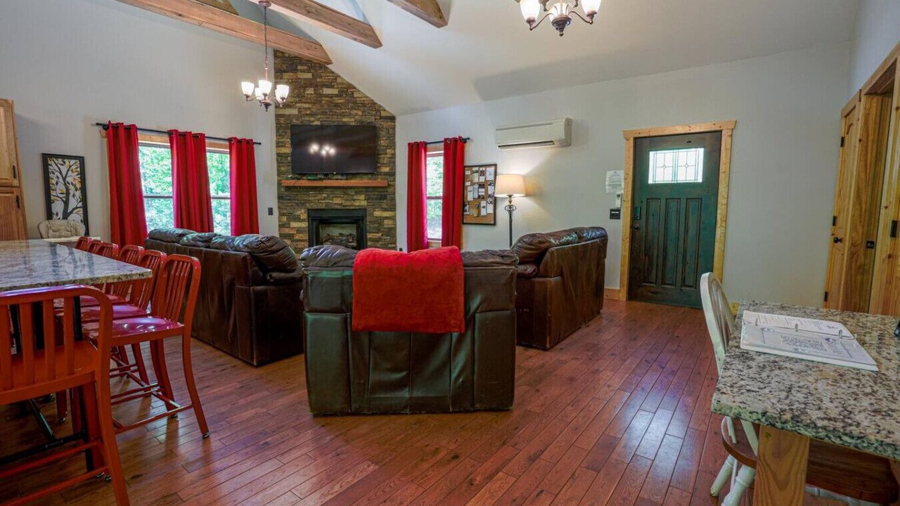 Photo of Livingroom in Dahlonega