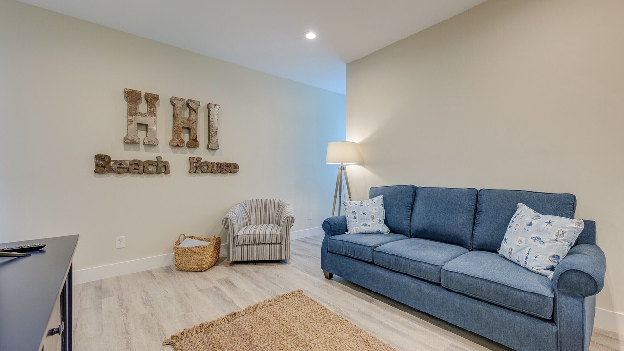 Photo of Livingroom in North Forest Beach