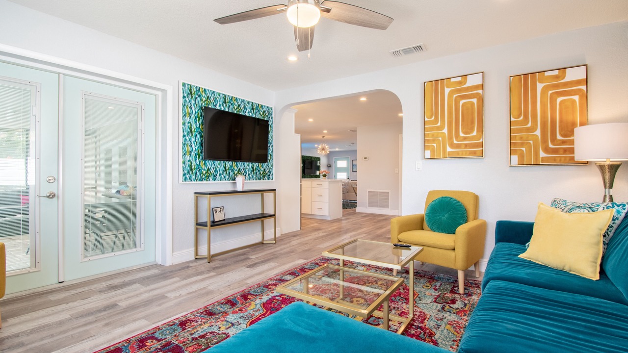 Photo of Livingroom in South Pinellas Community Council