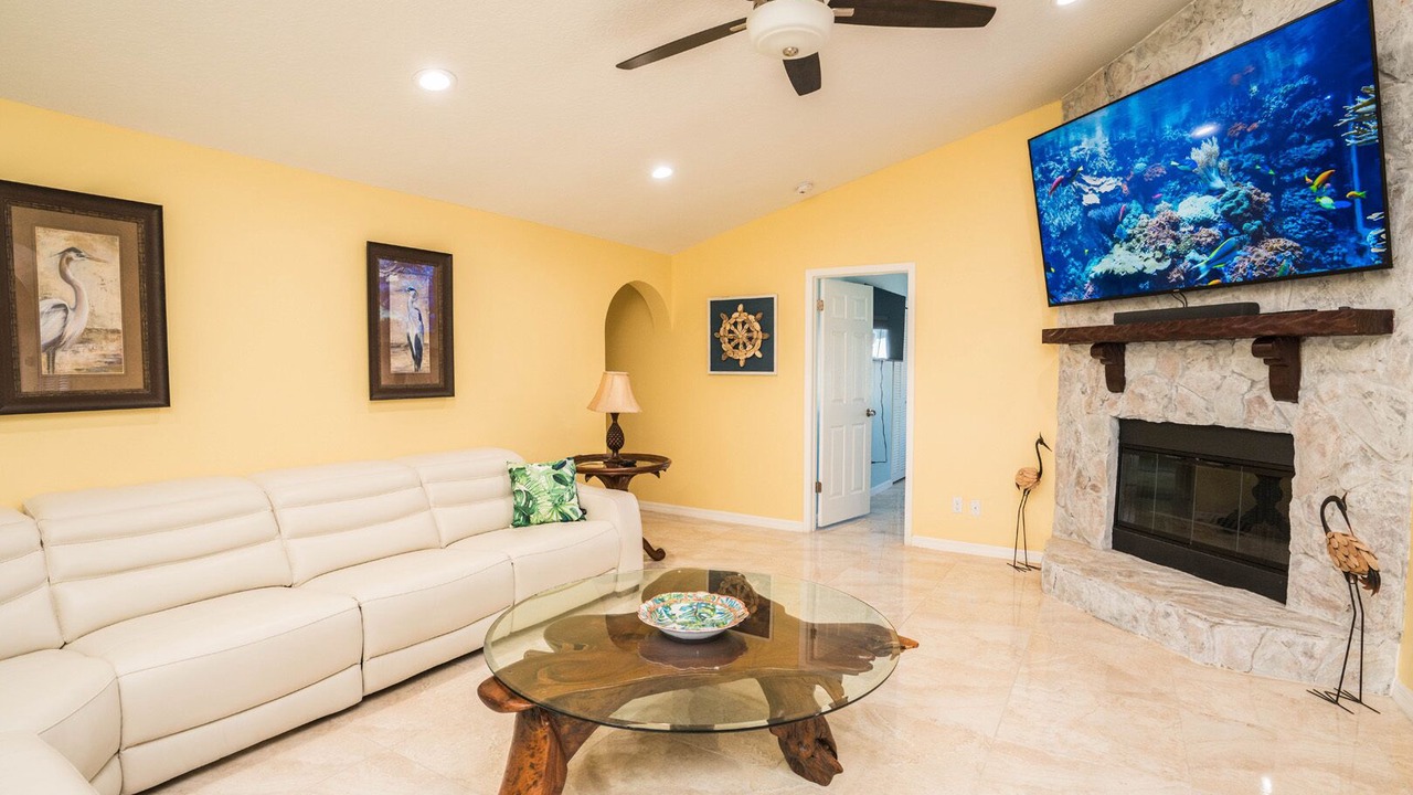 Photo of Livingroom in Apollo Beach
