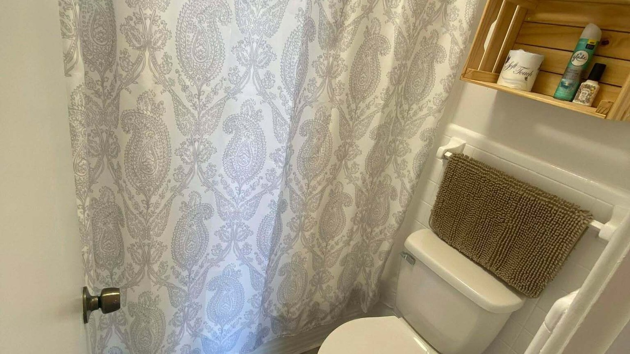 Photo of Bathroom in Bostwick Park