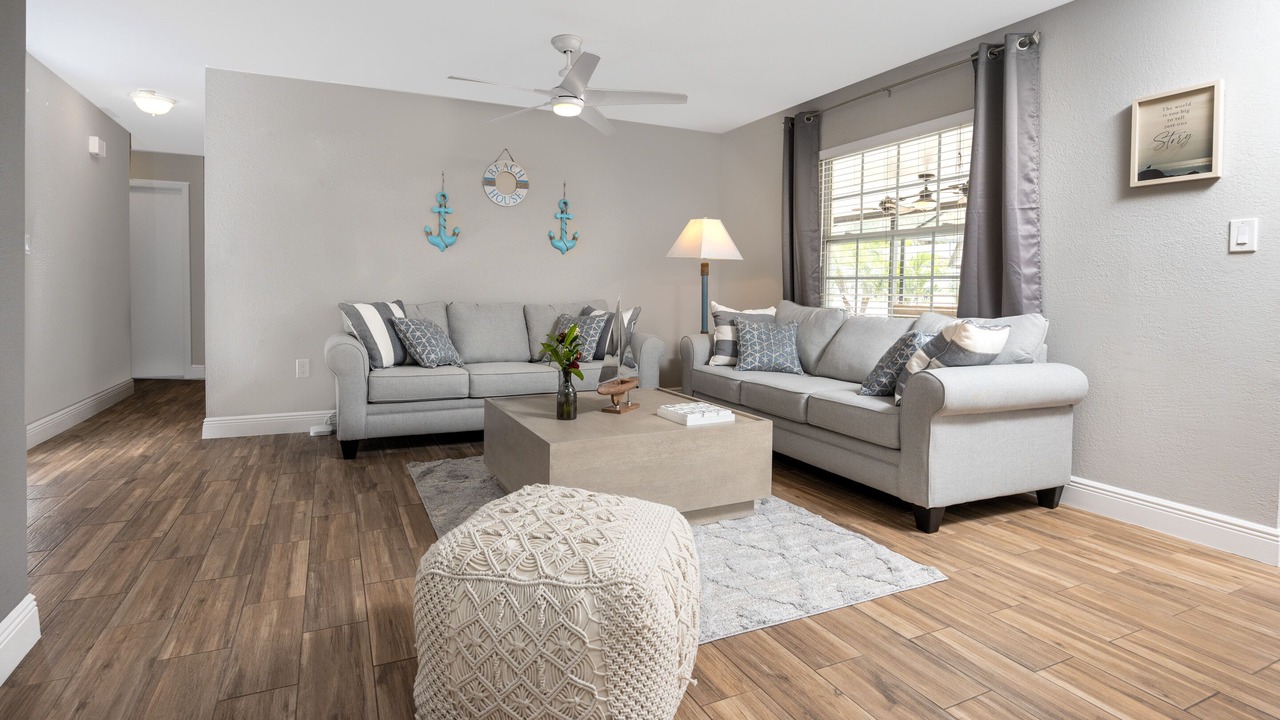 Photo of Livingroom in Sarasota Springs