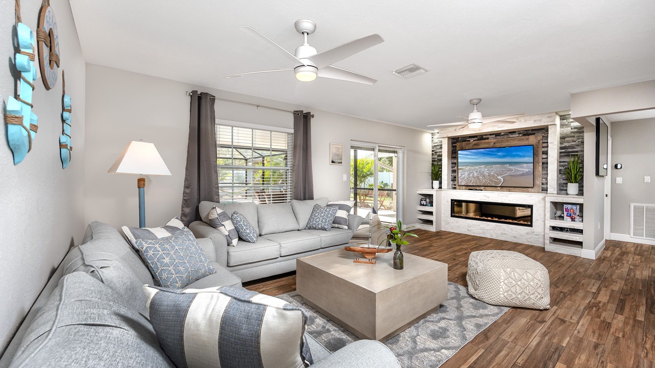 Photo of Livingroom in Sarasota Springs