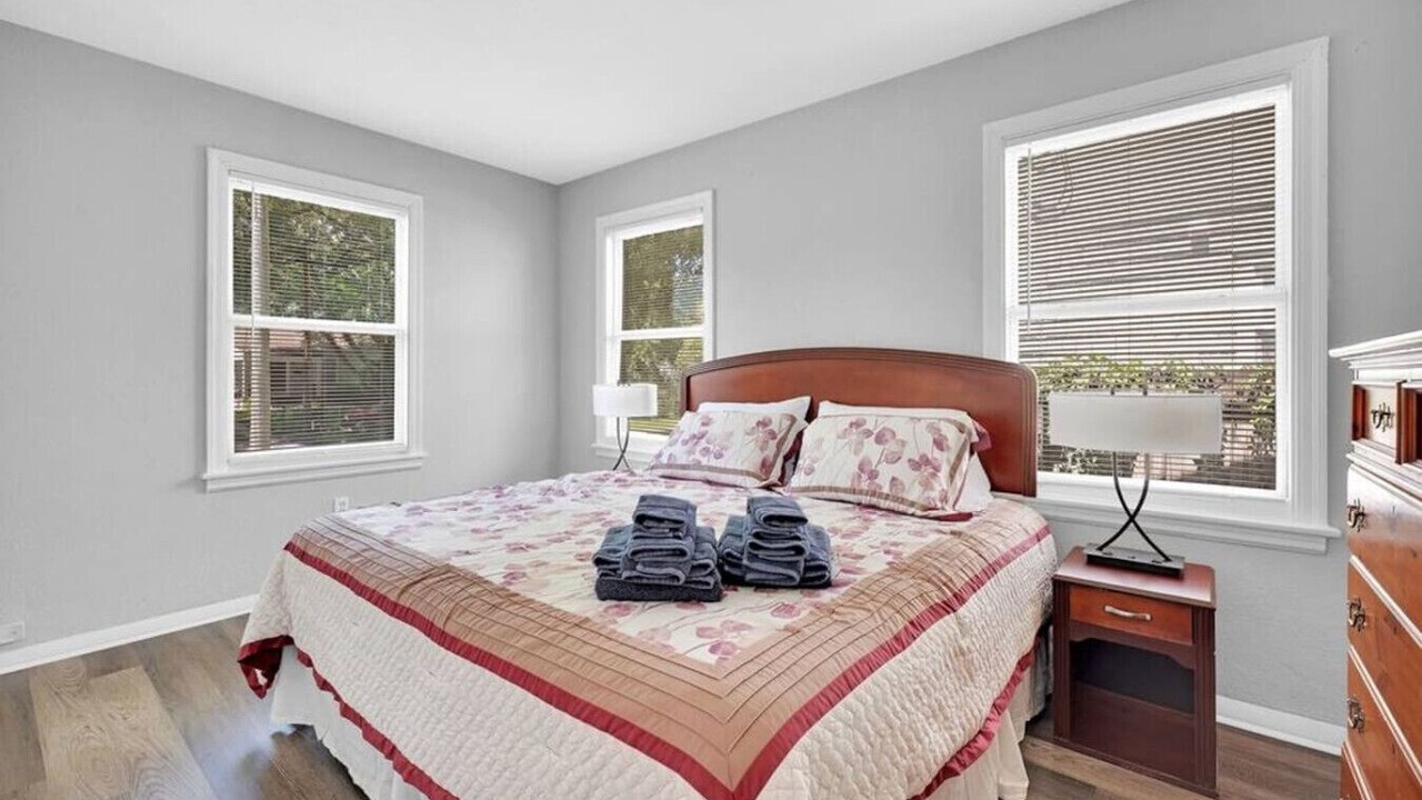 Photo of Bedroom in Lakeshore South
