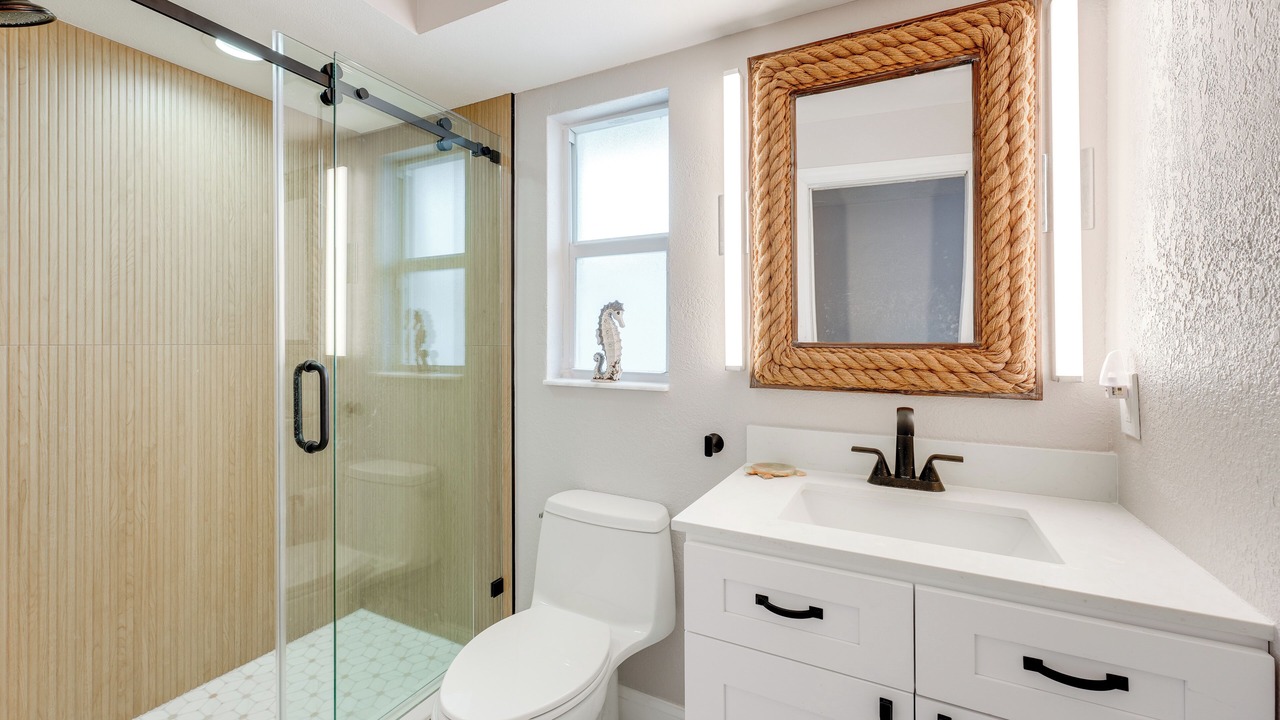 Photo of Bathroom in Island Estate