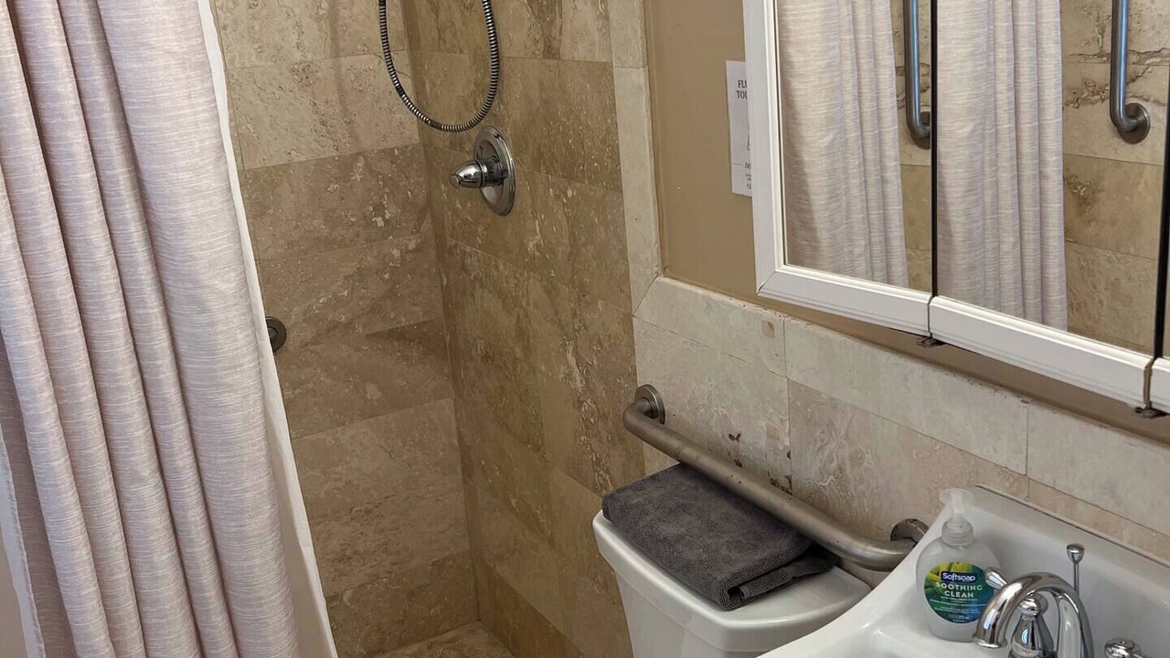 Photo of Bathroom in Duckpond