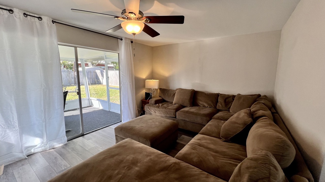 Photo of Livingroom in Seminole
