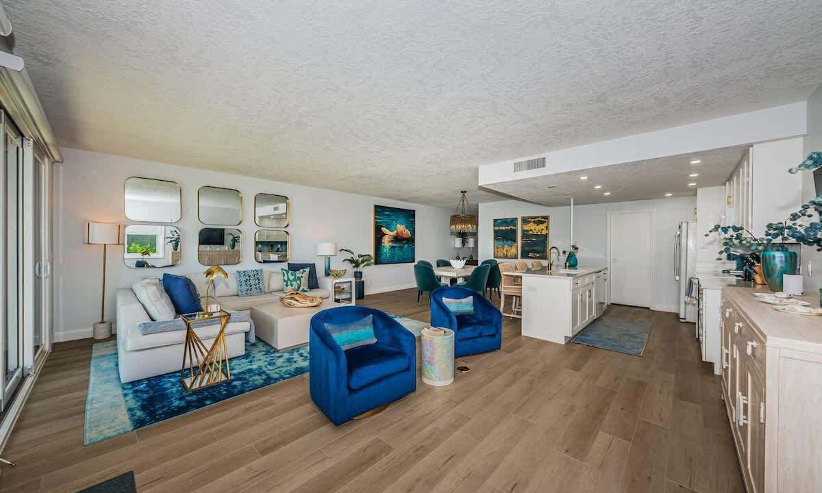 Photo of Livingroom in North Redington Beach