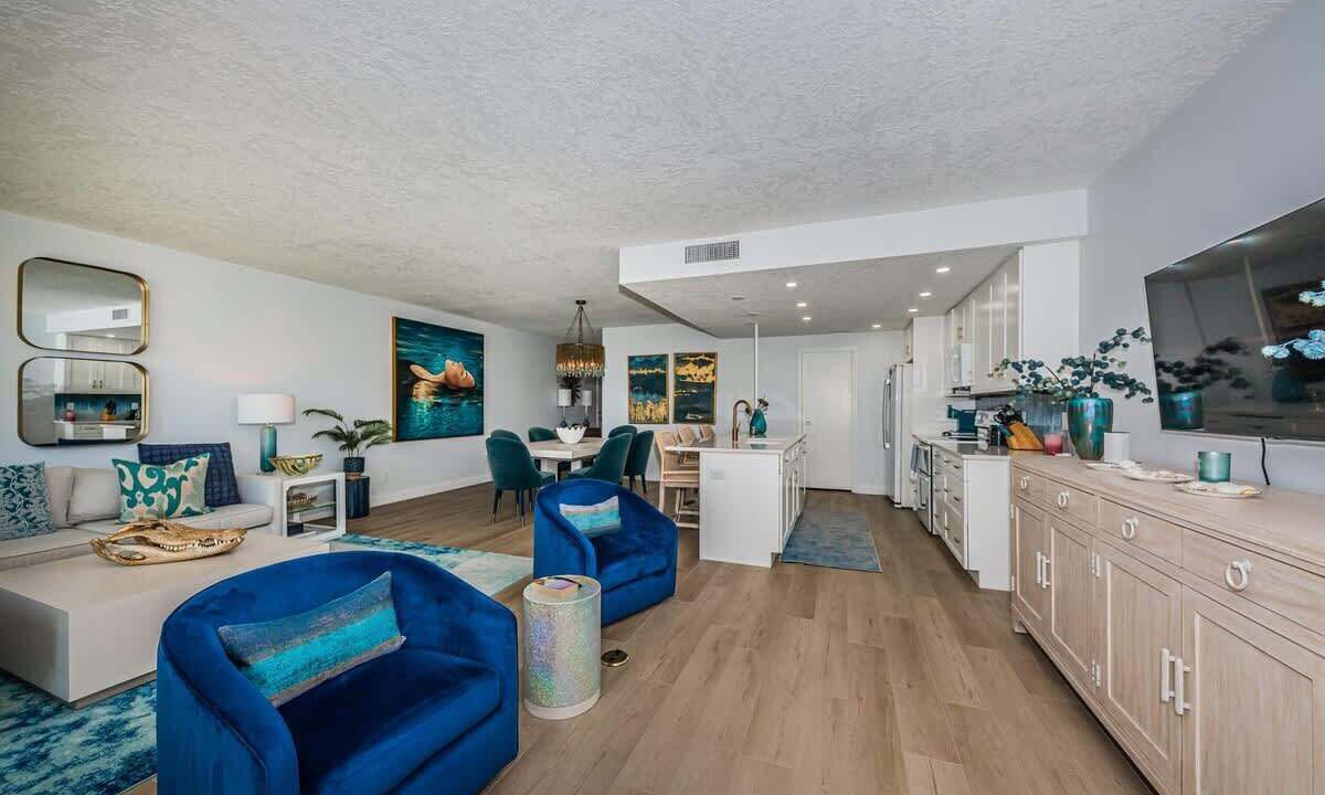 Photo of Livingroom in North Redington Beach