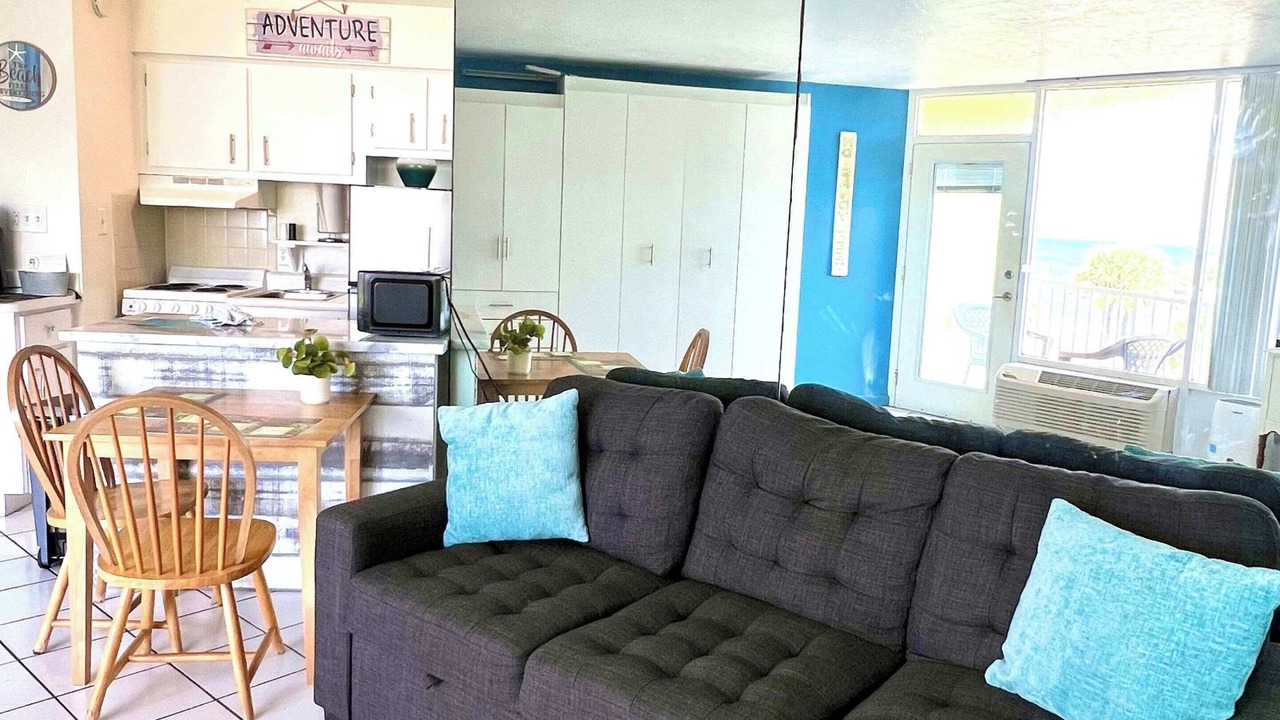 Photo of Livingroom in Ormond Beach