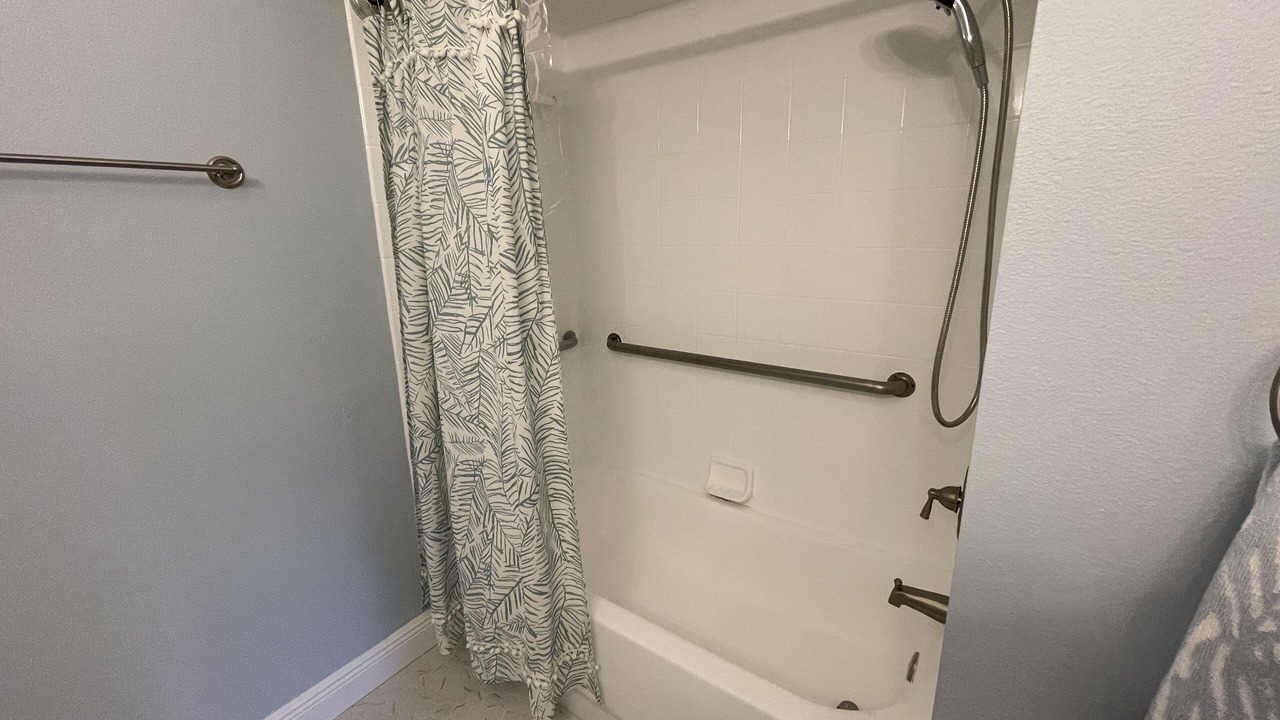 Photo of Bathroom in Seminole