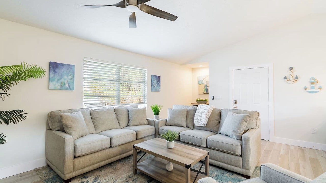 Photo of Livingroom in Holmes Beach
