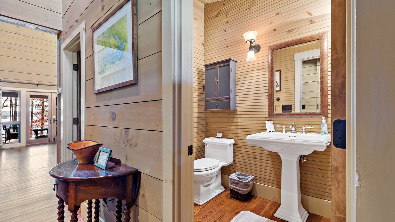 Photo of Bathroom in Nebo