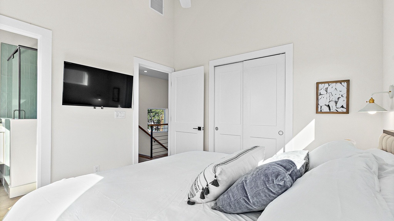 Photo of Bedroom in Downtown Historic District
