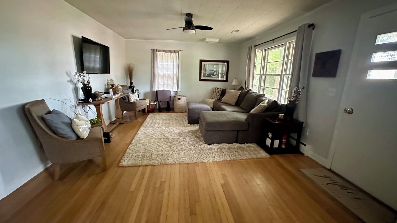 Photo of Livingroom in Clemson