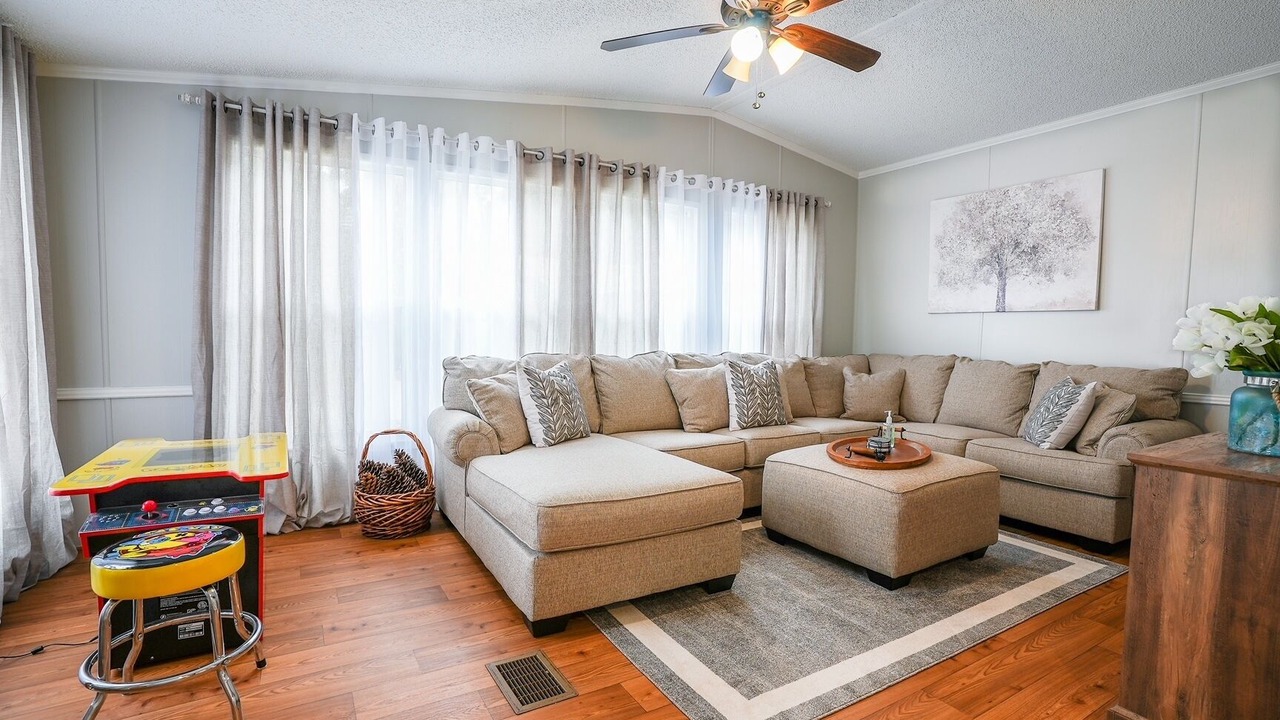 Photo of Bedroom in Tavares