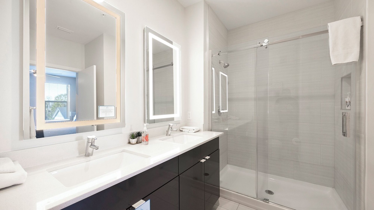 Photo of Bathroom in Port Tampa City