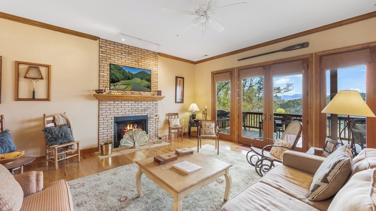 Photo of Livingroom in Whittier