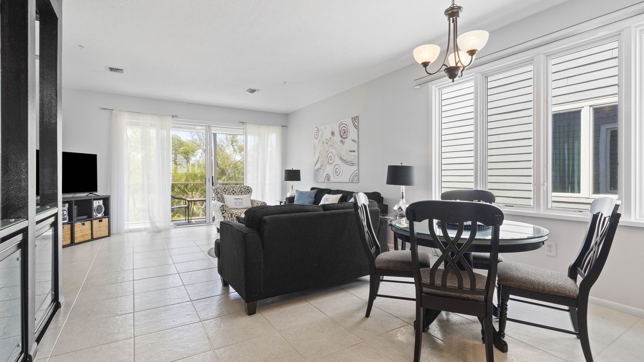 Photo of Livingroom in Whitney Beach