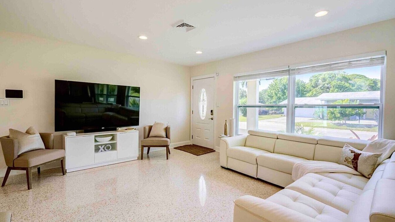 Photo of Livingroom in Southgate