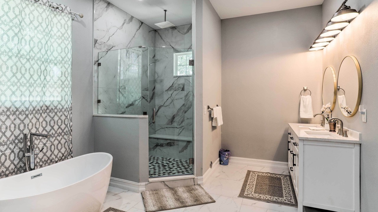Photo of Bathroom in West Lealman