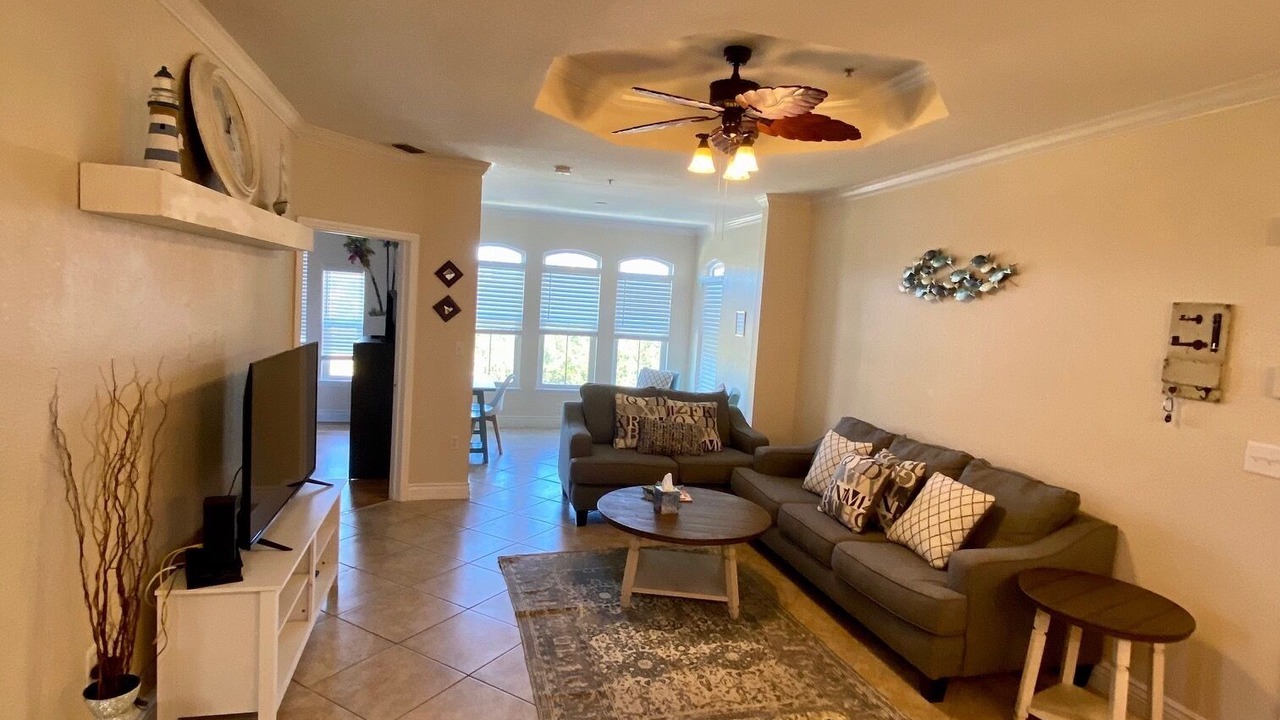 Photo of Livingroom in Cove Cay