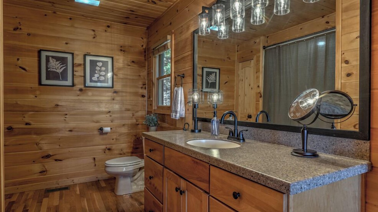Photo of Bathroom in Mineral Bluff