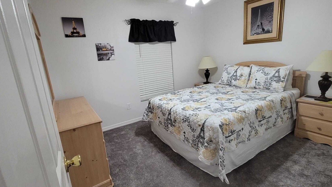 Photo of Bedroom in Florida Pines