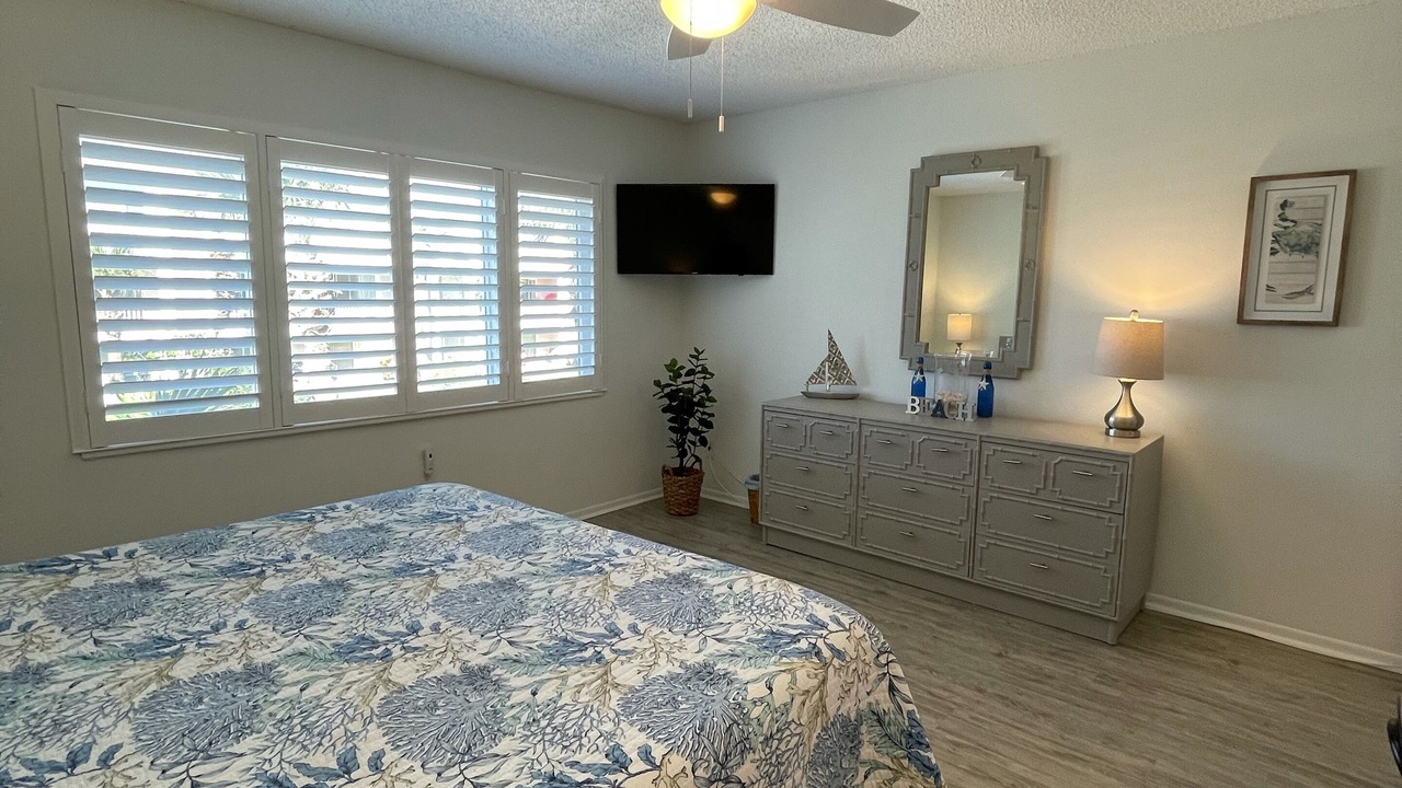Photo of Bedroom in Crescent Beach
