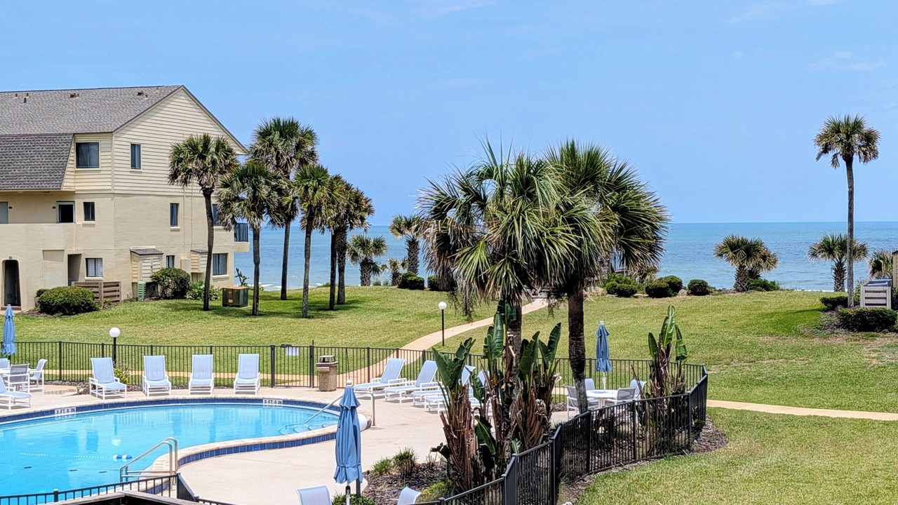 Photo of Patio Balcony in Crescent Beach