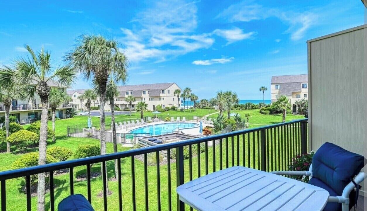Photo of Patio Balcony in Crescent Beach