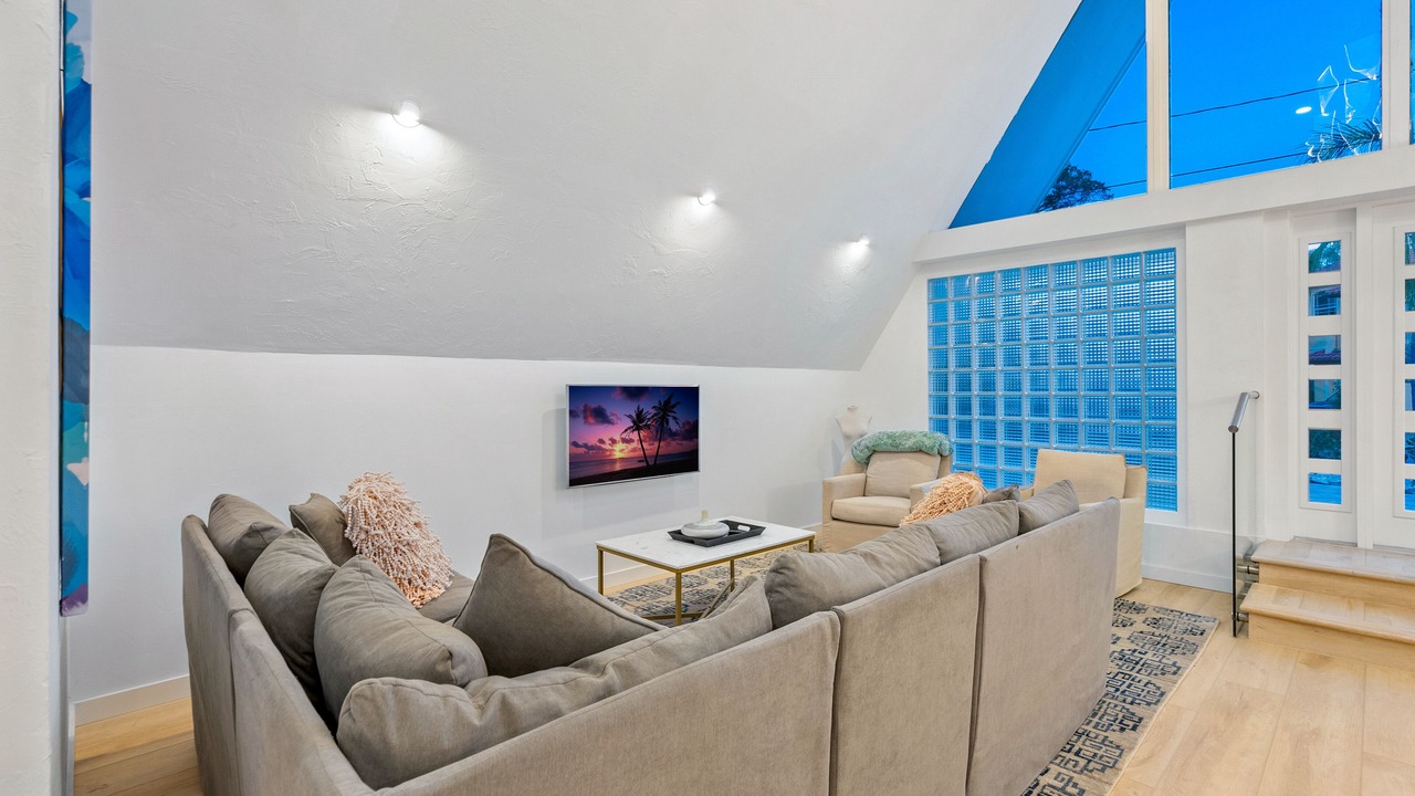 Photo of Livingroom in Central Sarasota