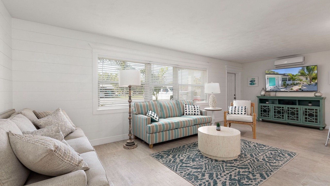Photo of Livingroom in Whitney Beach