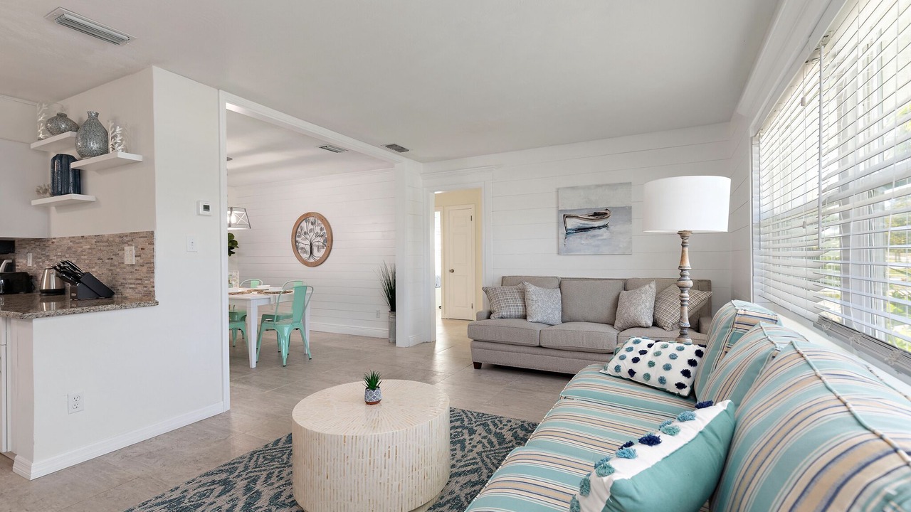 Photo of Livingroom in Whitney Beach
